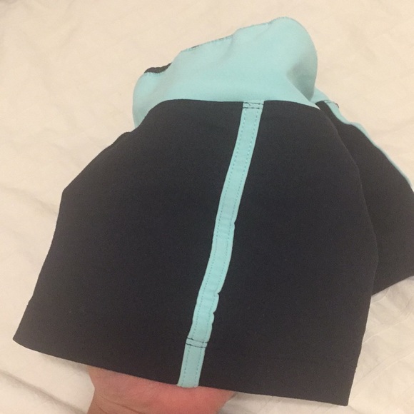 Workout shorts - Picture 3 of 3